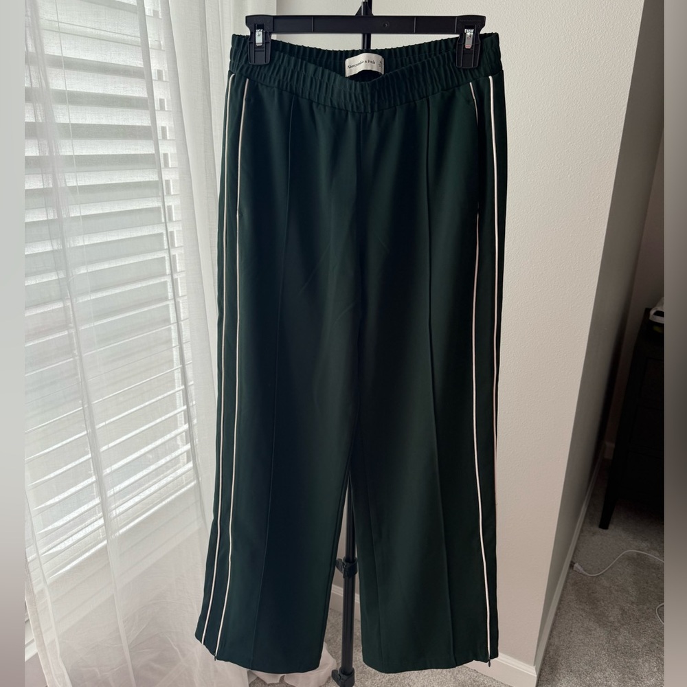 Abercrombie & Fitch Olive Green Pants